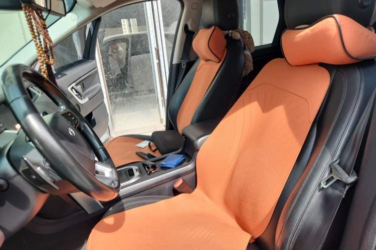Used Land Rover Discovery Sport 2016 2.0T SE Left Front Seat