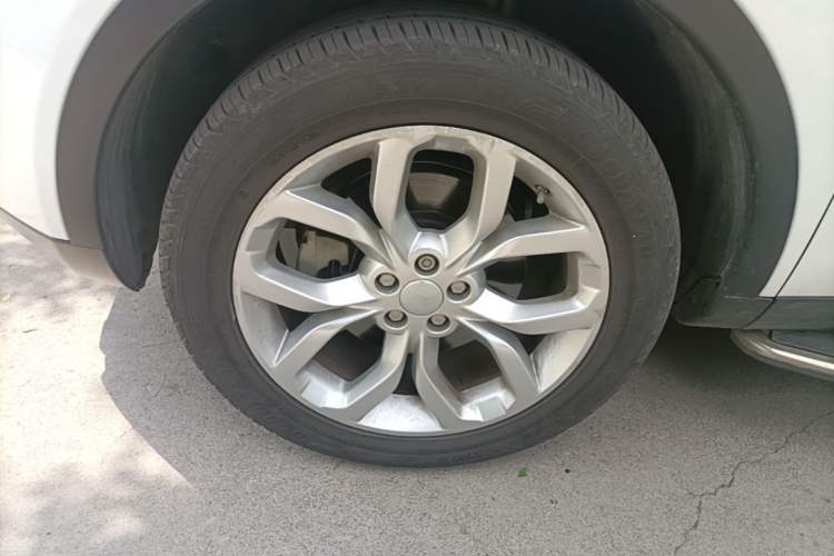 Used Land Rover Discovery Sport 2016 2.0T HSE Left Front Wheel Hub