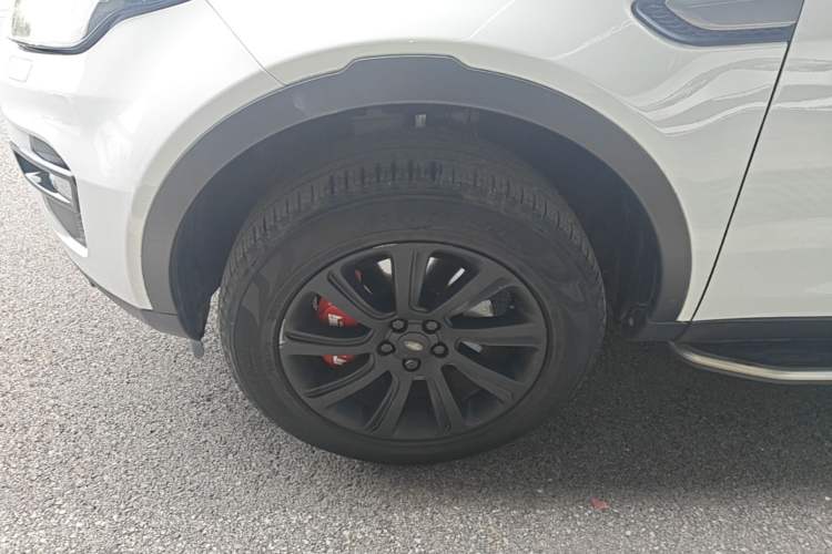 Used Land Rover Discovery Sport 2016 2.0T SE Left Front Wheel Hub