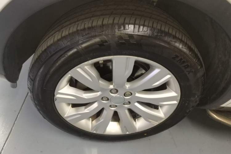 Used Land Rover Discovery Sport 2016 2.0T HSE LUXURY Left Front Wheel Hub