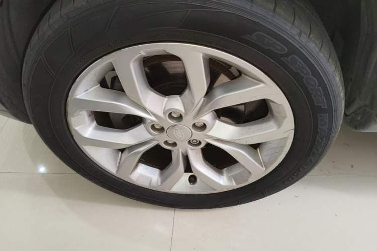 Used Land Rover Discovery Sport 2016 2.0T HSE Left Front Wheel Hub