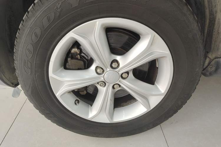 Used Land Rover Discovery Sport 2016 2.0T S Left Front Wheel Hub