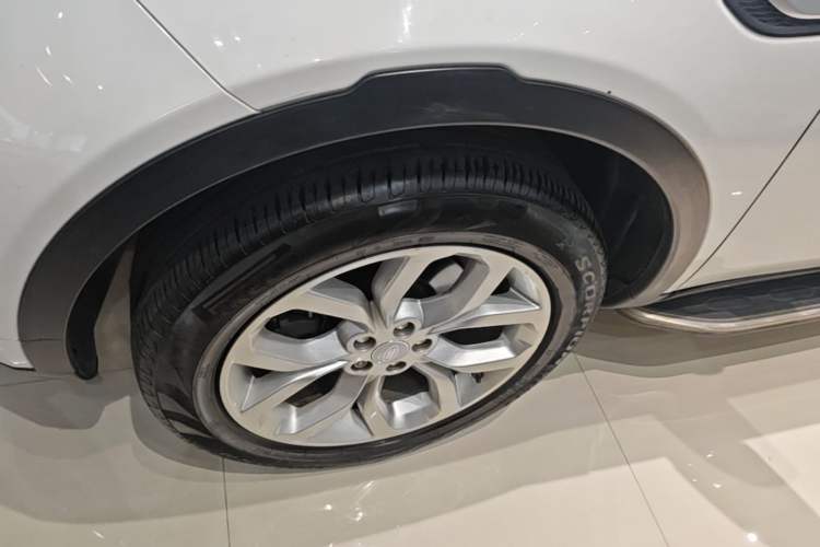 Used Land Rover Discovery Sport 2016 2.0T HSE Left Front Wheel Hub