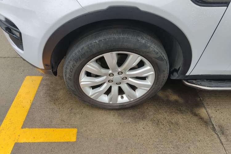 Used Land Rover Discovery Sport 2016 2.0T Limited Edition Left Front Wheel Hub