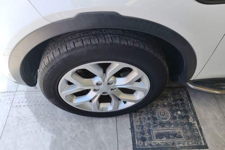 Used Land Rover Discovery Sport 2016 2.0T HSE Left Front Wheel Hub