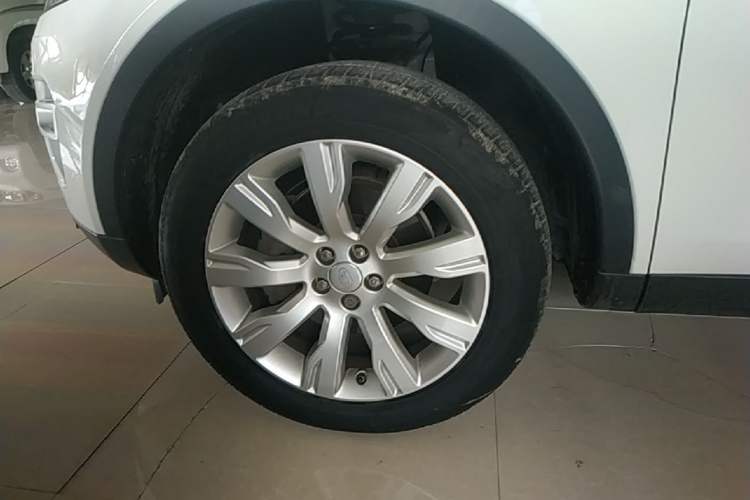 Used Land Rover Discovery Sport 2016 2.0T HSE LUXURY Left Front Wheel Hub