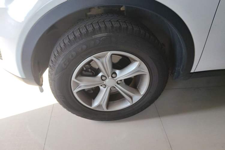 Used Land Rover Discovery Sport 2016 2.0T S Left Front Wheel Hub