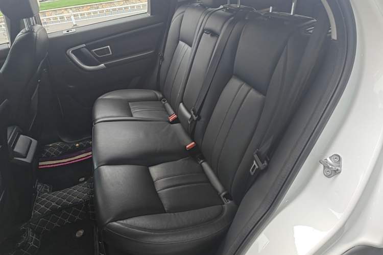 Used Land Rover Discovery Sport 2016 2.0T SE Left Rear Seat