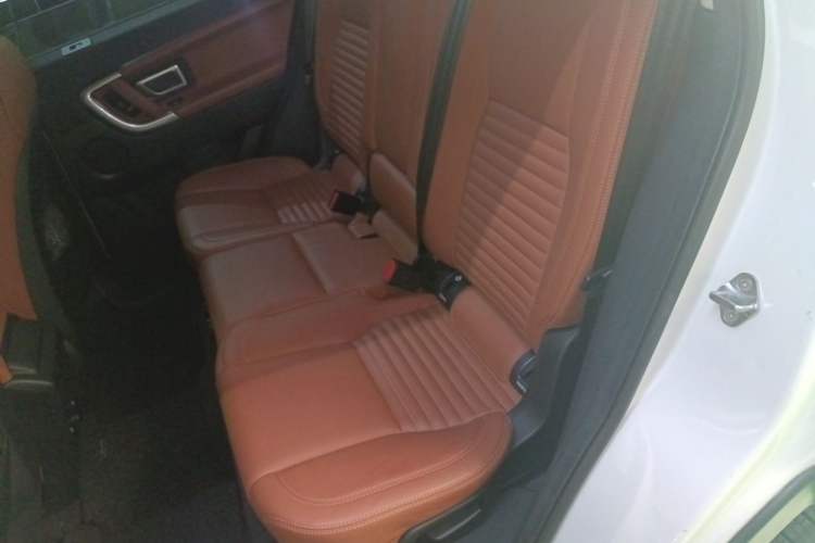 Used Land Rover Discovery Sport 2016 2.0T HSE Left Rear Seat
