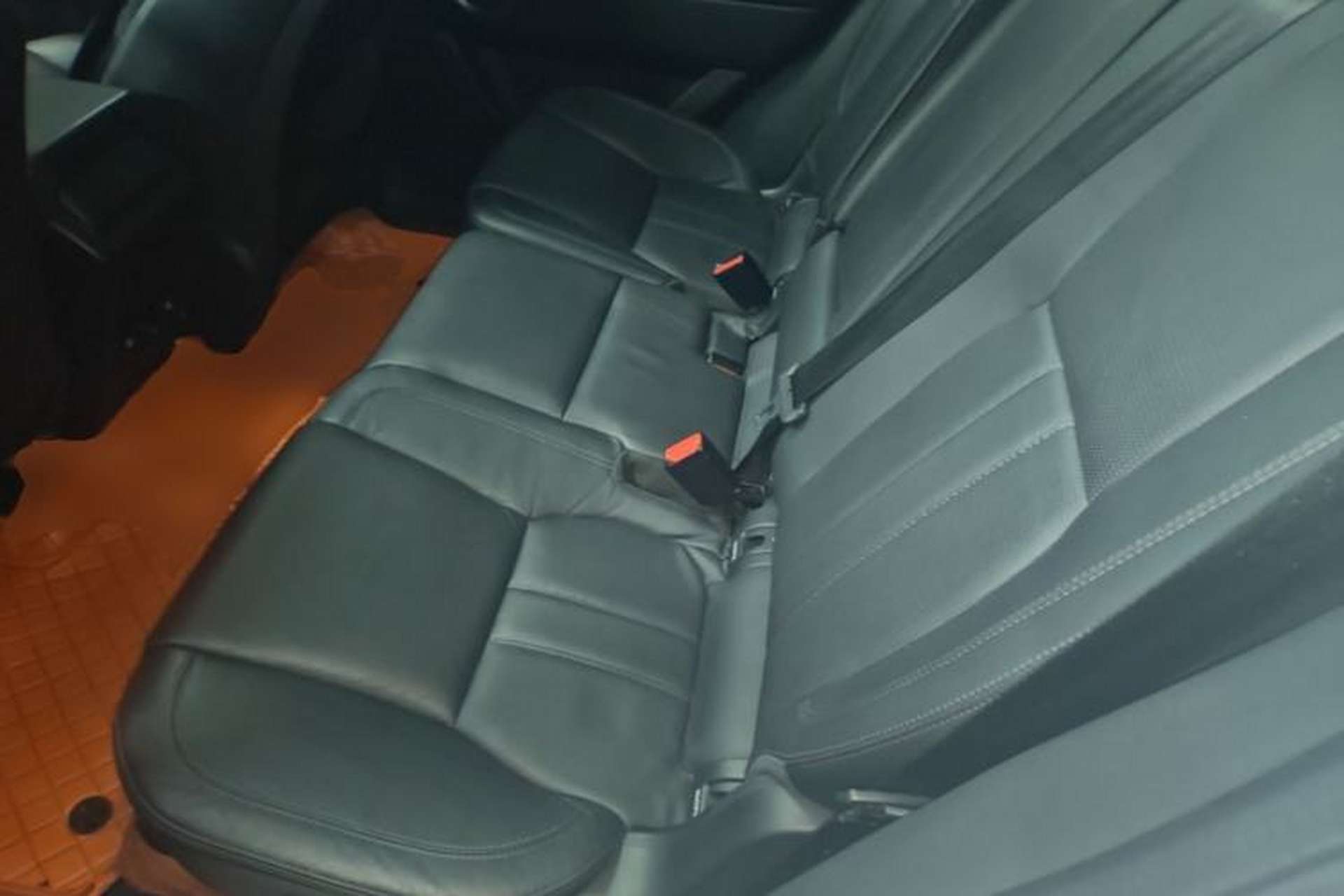Used Land Rover Discovery Sport 2016 2.0T HSE Left Rear Seat