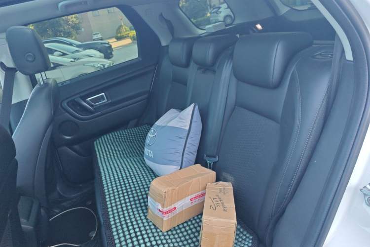 Used Land Rover Discovery Sport 2016 2.0T S Left Rear Seat