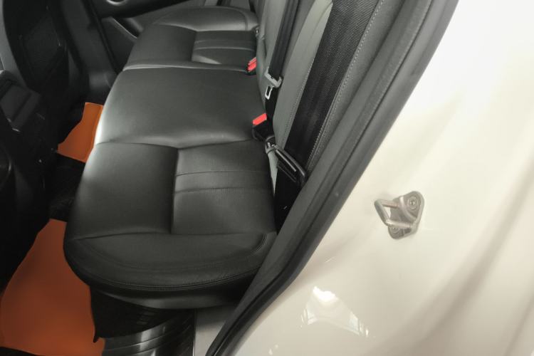 Used Land Rover Discovery Sport 2016 2.0T SE Left Rear Seat