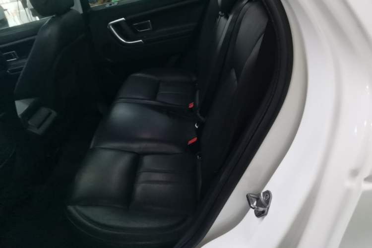 Used Land Rover Discovery Sport 2016 2.0T SE Left Rear Seat