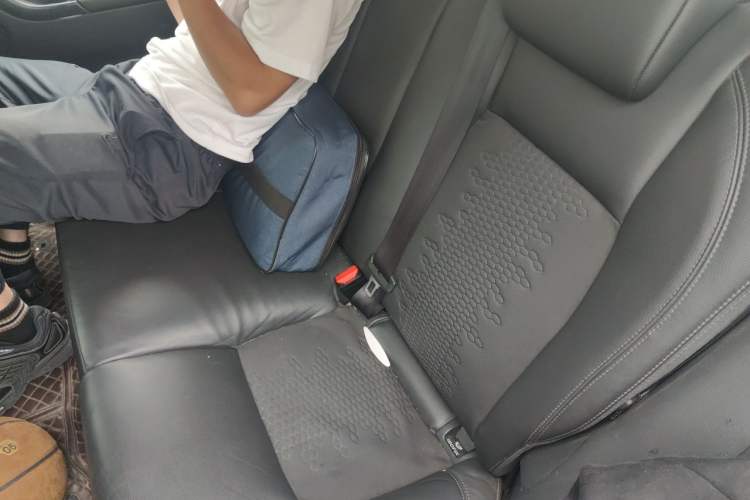 Used Land Rover Discovery Sport 2016 2.0T S Left Rear Seat