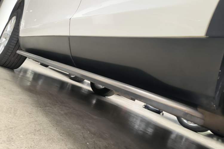 Used Land Rover Discovery Sport 2016 2.0T HSE Left Side Sill