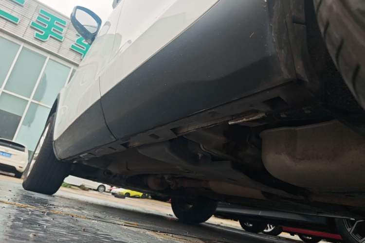 Used Land Rover Discovery Sport 2016 2.0T SE Left Side Sill