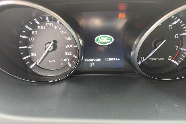 Used Land Rover Discovery Sport 2016 2.0T SE Odometer Close Up