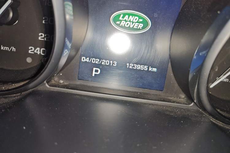 Used Land Rover Discovery Sport 2016 2.0T SE Odometer Close Up