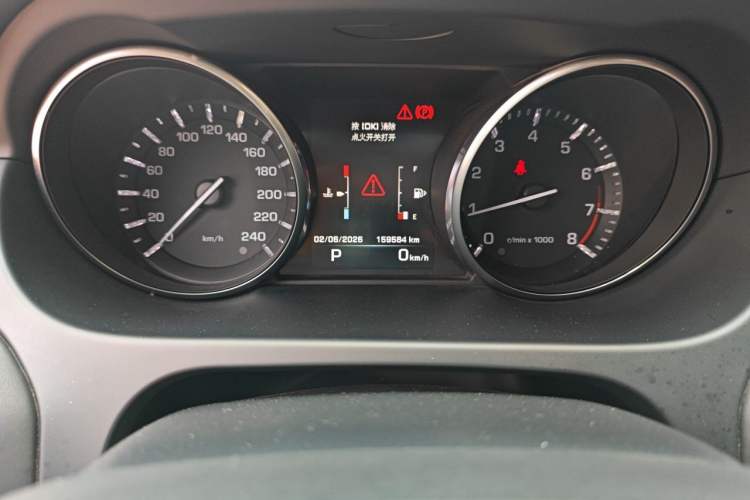 Used Land Rover Discovery Sport 2016 2.0T HSE LUXURY Odometer Close Up
