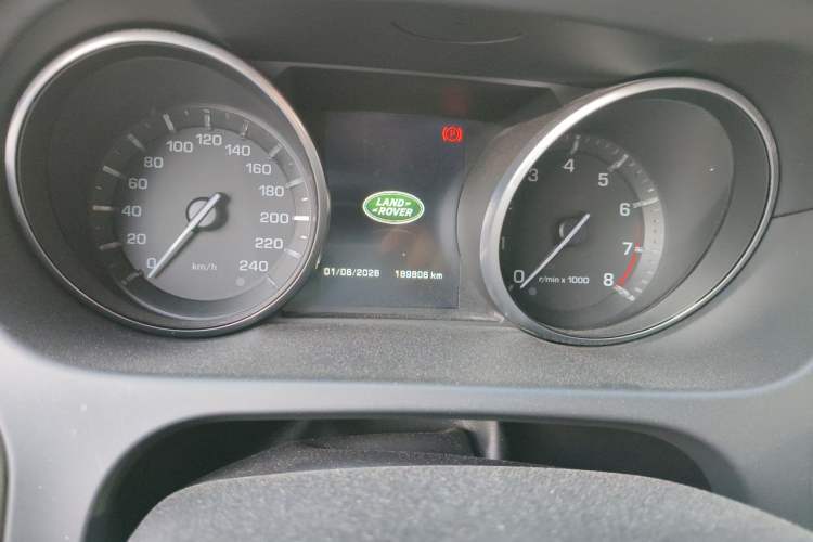 Used Land Rover Discovery Sport 2016 2.0T HSE Odometer Close Up