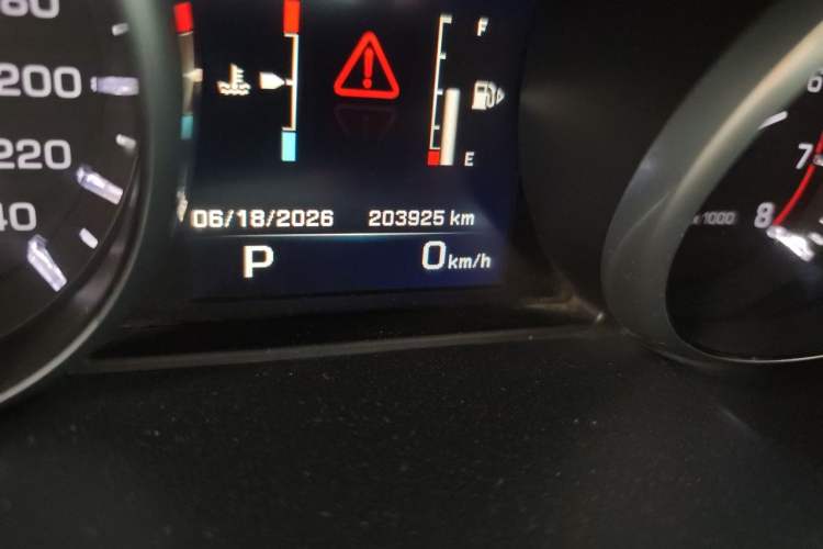 Used Land Rover Discovery Sport 2016 2.0T SE Odometer Close Up