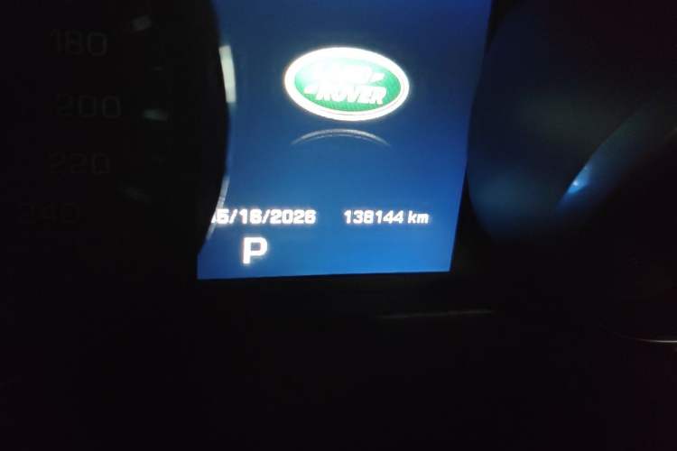 Used Land Rover Discovery Sport 2016 2.0T HSE Odometer Close Up