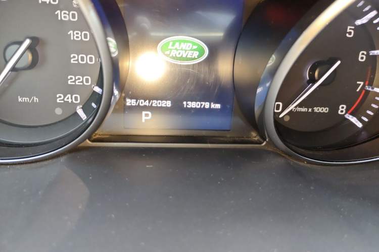 Used Land Rover Discovery Sport 2016 2.0T SE Odometer Close Up