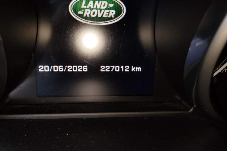 Used Land Rover Discovery Sport 2016 2.0T SE Odometer Close Up