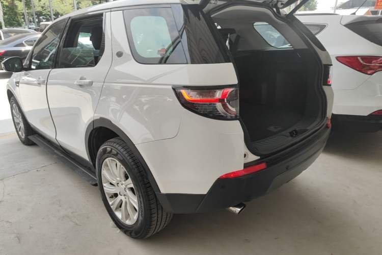Used Land Rover Discovery Sport 2016 2.0T SE Rear Left 45 Deg