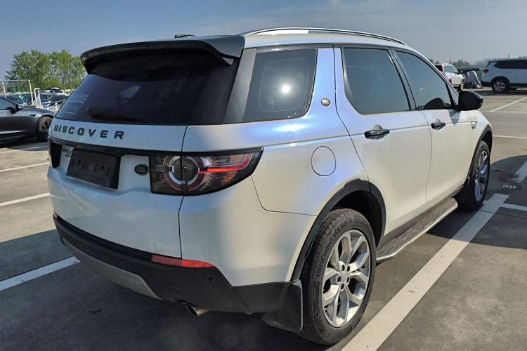 Used Land Rover Discovery Sport 2016 2.0T HSE Rear Right 45 Deg