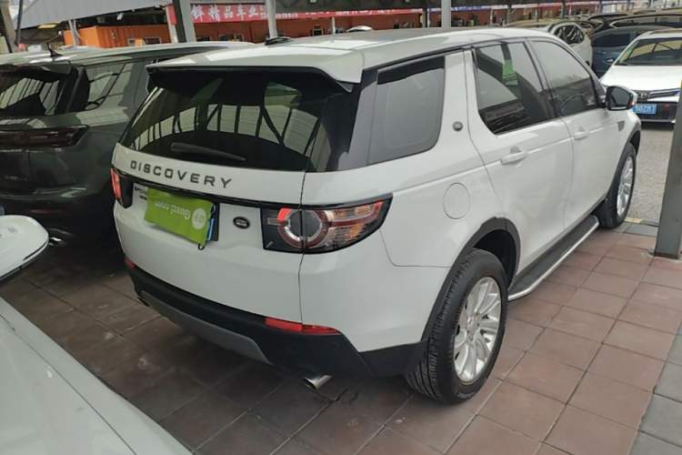 Used Land Rover Discovery Sport 2016 2.0T SE Rear Right 45 Deg