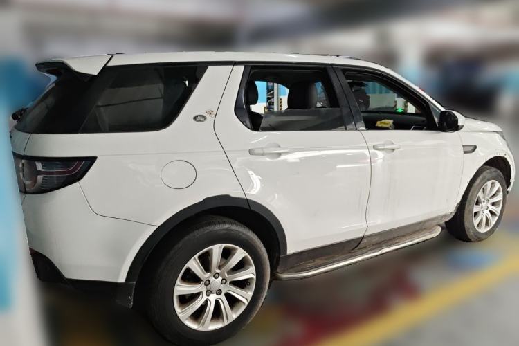 Used Land Rover Discovery Sport 2016 2.0T SE Rear Right 45 Deg