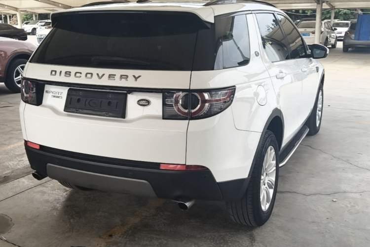Used Land Rover Discovery Sport 2016 2.0T SE Rear Right 45 Deg