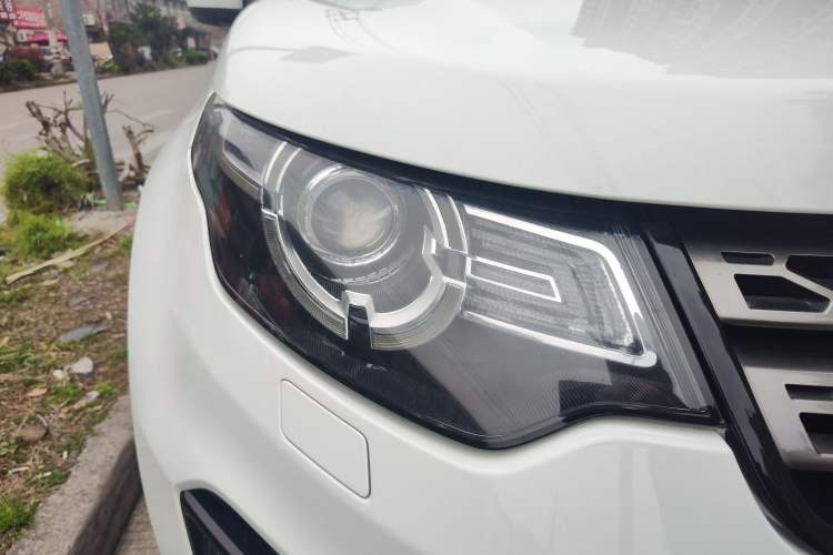 Used Land Rover Discovery Sport 2016 2.0T SE Right Front Headlight