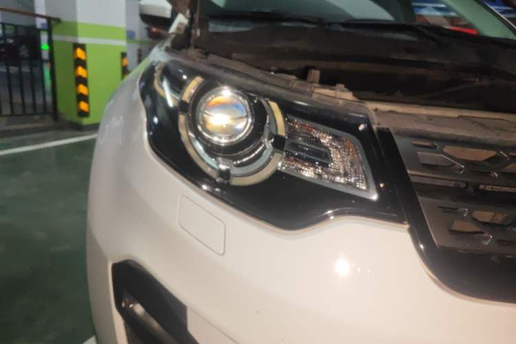 Used Land Rover Discovery Sport 2016 2.0T SE Right Front Headlight