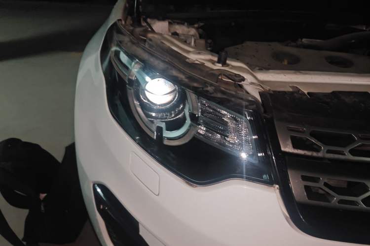Used Land Rover Discovery Sport 2016 2.0T SE Right Front Headlight