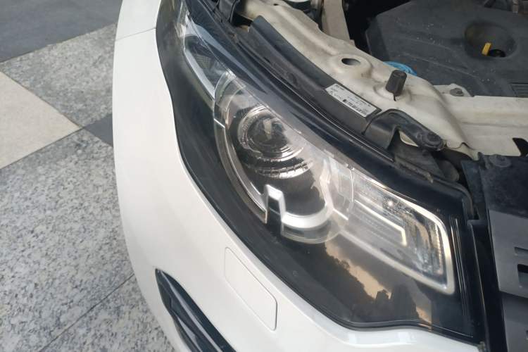 Used Land Rover Discovery Sport 2016 2.0T HSE Right Front Headlight