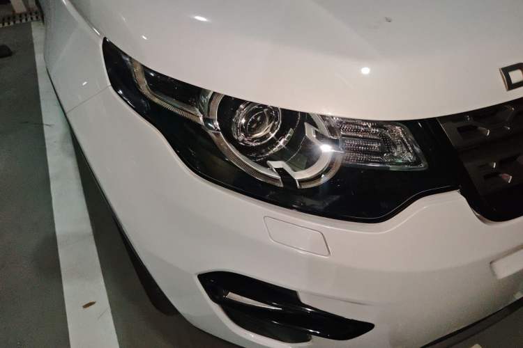 Used Land Rover Discovery Sport 2016 2.0T SE Right Front Headlight