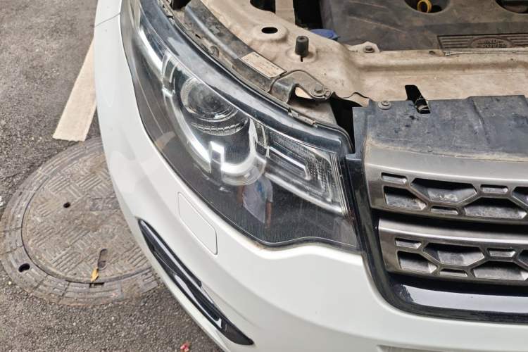 Used Land Rover Discovery Sport 2016 2.0T SE Right Front Headlight