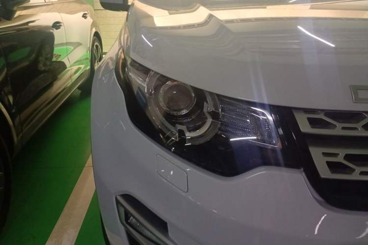 Used Land Rover Discovery Sport 2016 2.0T HSE Right Front Headlight