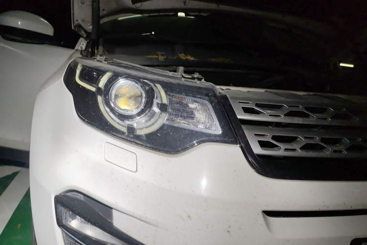 Used Land Rover Discovery Sport 2016 2.0T HSE Right Front Headlight