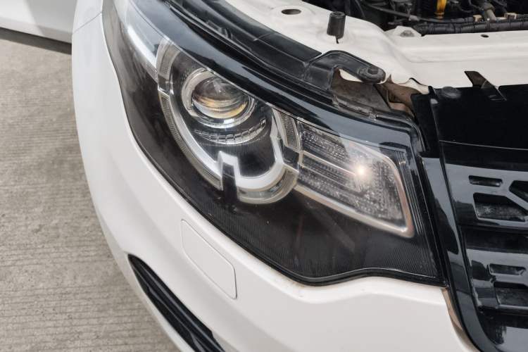 Used Land Rover Discovery Sport 2016 2.0T SE Right Front Headlight