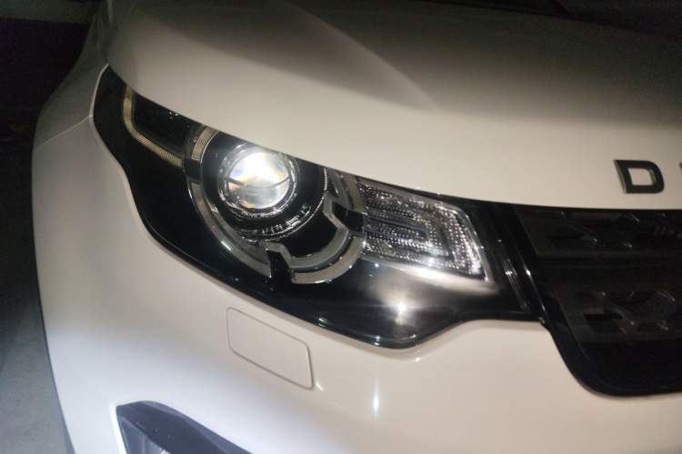 Used Land Rover Discovery Sport 2016 2.0T SE Right Front Headlight