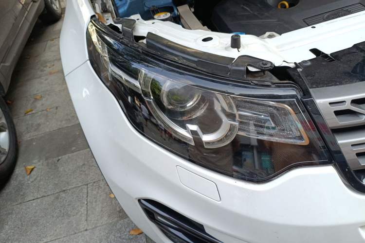 Used Land Rover Discovery Sport 2016 2.0T SE Right Front Headlight