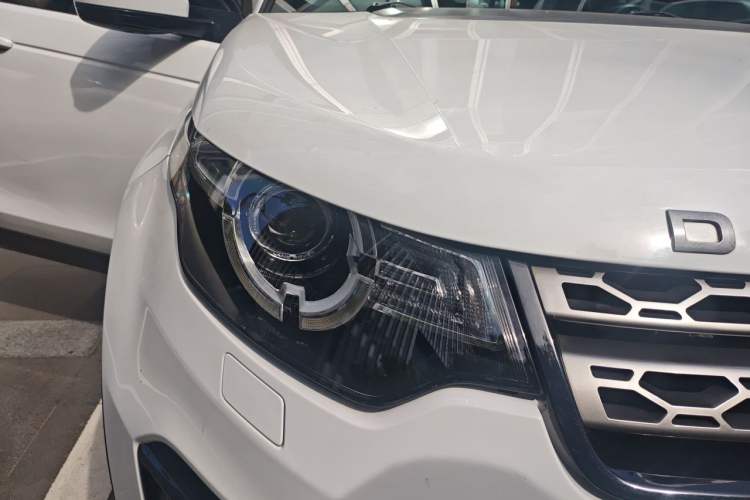 Used Land Rover Discovery Sport 2016 2.0T SE Right Front Headlight