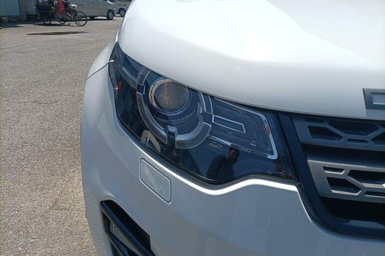 Used Land Rover Discovery Sport 2016 2.0T S Right Front Headlight