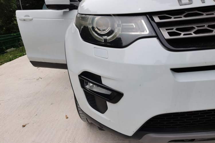 Used Land Rover Discovery Sport 2016 2.0T SE Right Front Headlight