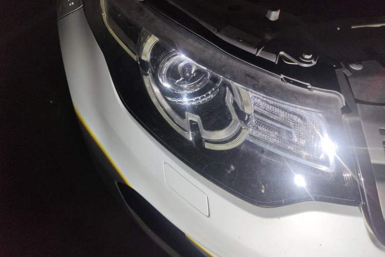 Used Land Rover Discovery Sport 2016 2.0T SE Right Front Headlight