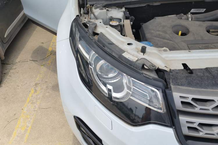 Used Land Rover Discovery Sport 2016 2.0T SE Right Front Headlight