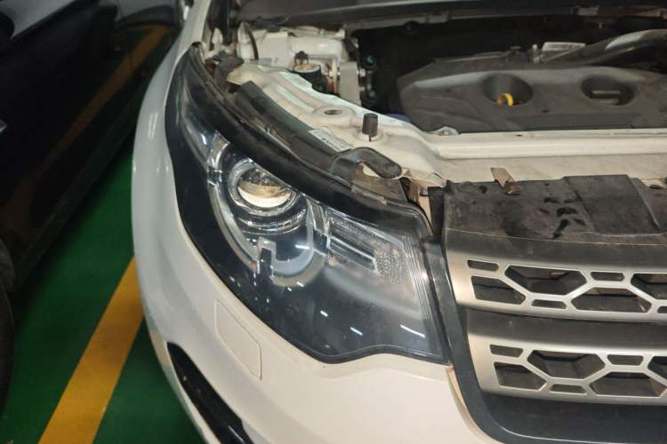 Used Land Rover Discovery Sport 2016 2.0T SE Right Front Headlight